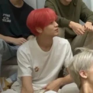❤️ emoji haechan rambut merah pacar @sungchanjeokng Telegram sticker 9 of 32