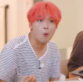 🥩 emoji haechan rambut merah pacar @sungchanjeokng Telegram sticker 22 of 32