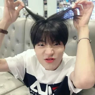 💜 emoji hwang in yeop @keepmanis Telegram sticker 11 of 22