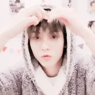 Sticker from Soobin 𔘓 @lilbebekuromi