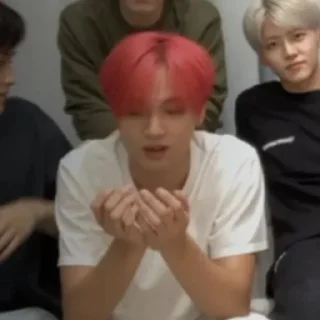 ❤️ emoji haechan rambut merah pacar @sungchanjeokng Telegram sticker 2 of 32