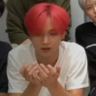 ❤️ emoji haechan rambut merah pacar @sungchanjeokng Telegram sticker 7 of 32