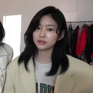 😕 emoji @kimminju in a nutshell Telegram sticker 19 of 31