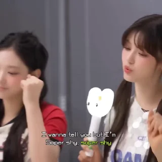 Sticker from Weverse Con🎈X SuperShy cheering @NJZSTICKER