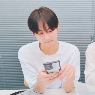 Sticker from ㅤ★ ! 💭 𝐉 𝐔 𝐍 𝐆 𝐖 𝐎 𝐍 ､@escupino