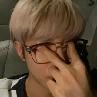 🦪 emoji sungkem dl Ren @ffools Telegram sticker 12 of 116