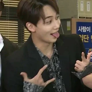 🤪 emoji sebong Telegram sticker 15 of 39
