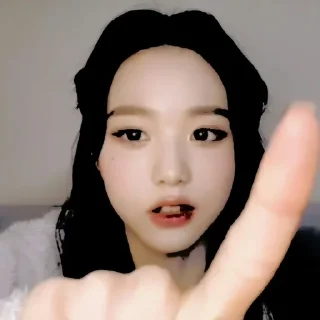 🐾 emoji ⋆ 𖦆 ִ  ۫  jang wonyoung ۫ ﹙ @sswetiejaֹ ﹚ ִ ۫  𖦆 ⋆ Telegram sticker 8 of 37