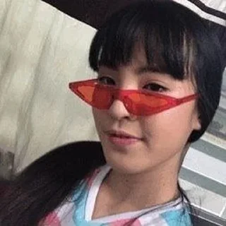 ⛱ emoji lilly apichaya @sarangleoo Telegram sticker 16 of 20