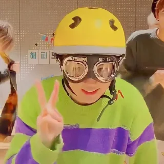🗿 emoji ャ › 𝐊 𝐄 𝐘 𝐕 𝐀 𝐍 ◡̈ Telegram sticker 24 of 40