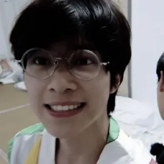 Sticker from hendery @APLAEPEIDI