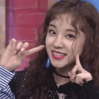 🤠 emoji SONG YUQI by @madmotha ☀️ Telegram sticker 8 of 26