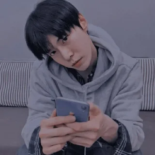 Sticker from Kim Doyoung || @rcndompost