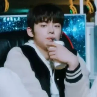 💛 emoji Choi Yeonjun TXT by @seokjins Telegram sticker 6 of 47