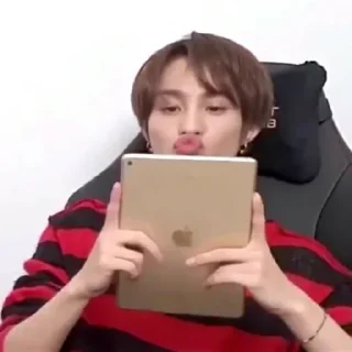 Sticker from i. yangyang