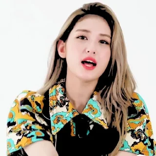 Sticker from Somi . @gumiecland
