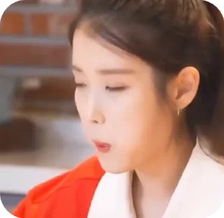 🌟 emoji Iu eating sweet Telegram sticker 10 of 23