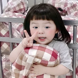 ✌️ emoji 小孩表情包点击 @shayudidibiaoqing Telegram sticker 12 of 28