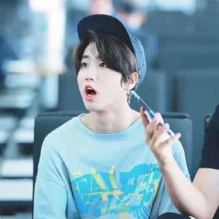 Sticker from -ˏ🌷: Hᥲᥒ jι᥉ᥙᥒg bᥡ @nahjisung