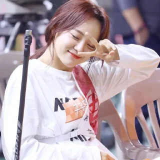 🔍 emoji kim sejeong - PIYYARRYJIN Telegram sticker 13 of 57
