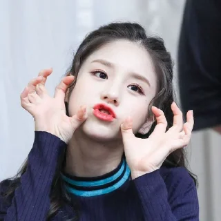 🧇 emoji Heejin @aesthaticgirll Telegram sticker 19 of 35