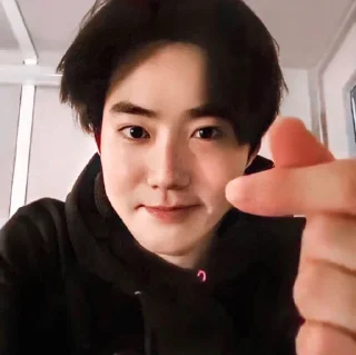 Sticker from @ALDBRN008 suho