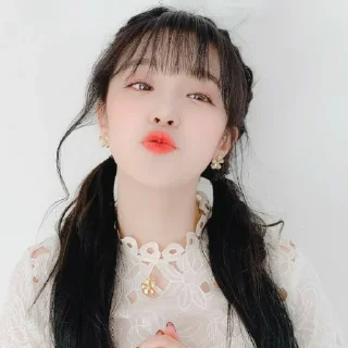 💗 emoji ⌗ Yuqi by : @stickernct Telegram sticker 8 of 25
