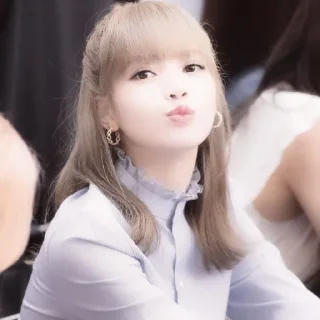 🎀 emoji 被，lalisa 、@convolving 。 Telegram sticker 1 of 38