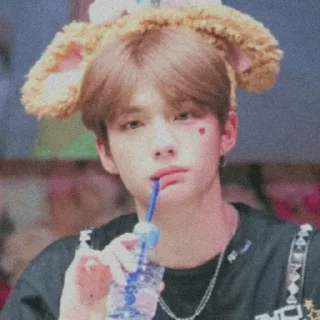 😗 emoji Cute Hyunjin ♡•♡ Telegram sticker 10 of 96