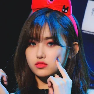 Sticker from Everglow's Aisha by @L0STARIESS