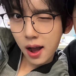 😉 emoji 💞Han Yujin💞 by:@JustCallRio Telegram sticker 18 of 30