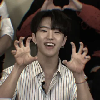 Sticker from 🎬 𝐊𝐰𝐨𝐧 𝐒𝐨𝐨𝐧𝐲𝐨𝐮𝐧𝐠 — @stickerseventeen