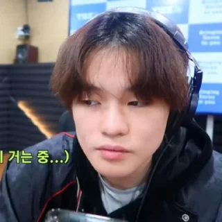 Sticker from — zhong chenle ˖࣪ ·﹆ @gicelyra