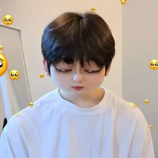 🥺 emoji ≛ 𝘴υ‌ꬻⱺⱺ @zrylly ≛ Telegram sticker 4 of 36