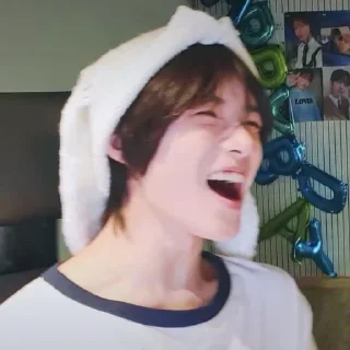 Sticker from Beomgyu @stikertxt