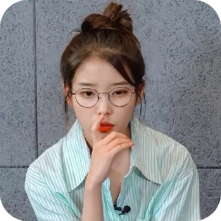 🧐 emoji Lee IU 🫧 Telegram sticker 10 of 40