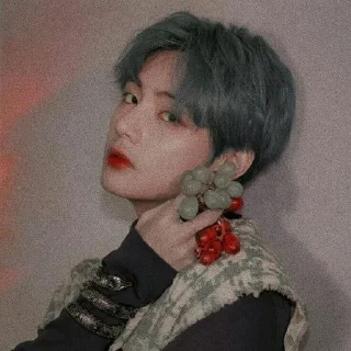 Sticker from BTS V @GYUREXNXX