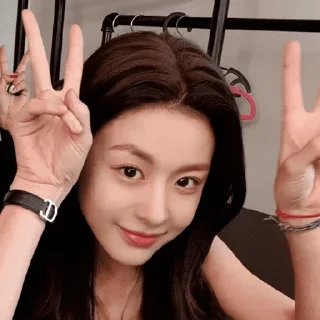 🍵 emoji goyounjung @nayaicecreamshop Telegram sticker 7 of 43