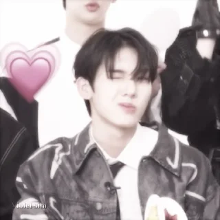 Sticker from 𝐇𝐀𝐍 𝐘𝐮𝐣𝐢𝐧 @Vioxxmw