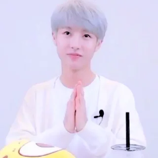 Sticker from Rᥱᥒȷᥕᥙᥒᥲууᥲ's — @hwangiechocho