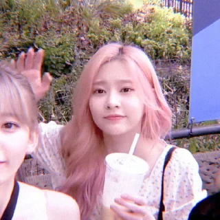 Sticker from bbeyafie as minju ─ @roleplayersticker