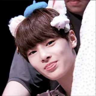 🦊 emoji ⿻̸ jeongin 、by @ryujinsverse ꒱ Telegram sticker 23 of 40