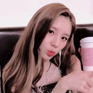 🥢 emoji jeon heejin ⋆ @discneuy Telegram sticker 5 of 40
