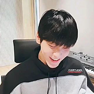 🔬 emoji ⩩ Choi Soobin @ijstmissyou ⩩ Telegram sticker 9 of 35