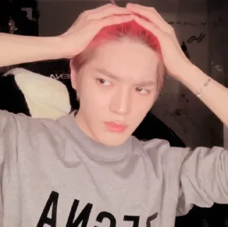 Sticker from Taeyong 𔘓 @lilbebekuromi