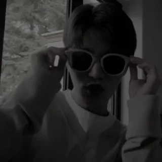 Sticker from moon taeil ; @inichevan