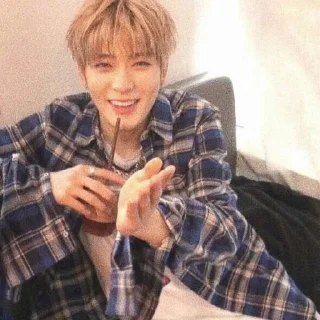 🍑 emoji jung jaehyun @CIGARDEVIL Telegram sticker 10 of 100