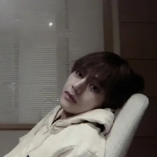 🕸 emoji @ZCKYX AS TAEHYUNG [V.2] Telegram sticker 15 of 106