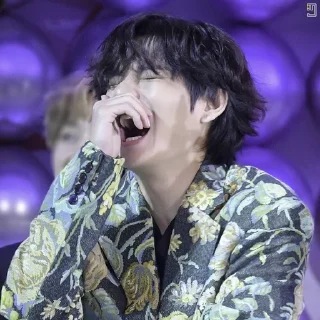 Sticker from @kimtac as taehyung V.3