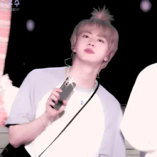 Sticker from jin muster sowoozoo . @seokjiniest